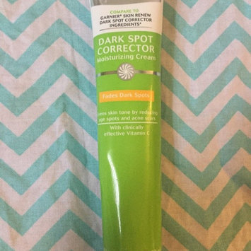 Photo of Equate Beauty Dark Spot Corrector Moisturizing Cream, 1.7 fl oz uploaded by Yadaris M.