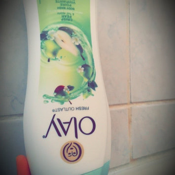 Photo of Olay Fresh Outlast Crisp Pear & Fuji Apple Body Wash uploaded by Natalia H.