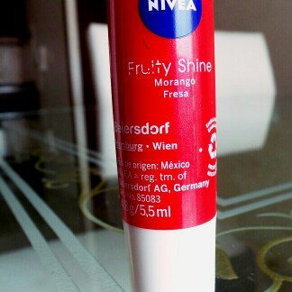 Photo of NIVEA Fruity Shine Strawberry Lip Balm uploaded by Gheraldine C.