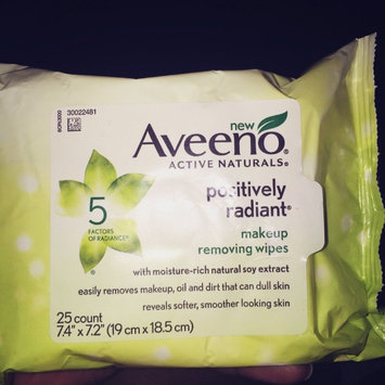 Photo of Aveeno® Active Naturals Positively Radiant Makeup Removing Wipes uploaded by Nathalie C.