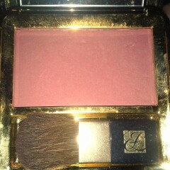 Photo of Estée Lauder Signature Silky Powder Blush uploaded by ali w.