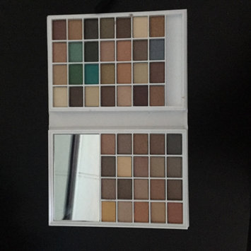 Photo of e.l.f. Cosmetics Eyeshadow Book uploaded by Leslie T.
