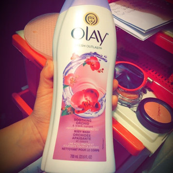 Photo of Olay Luscious Embrace Cleansing Body Wash uploaded by mirella d.
