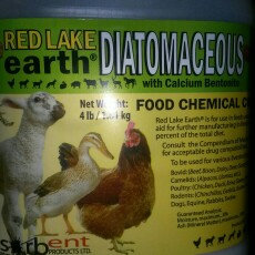 Photo of Absorbent Products Ltd. 087311 Red Lake Earth Diatomaceous Earth 4 No. Jug uploaded by Denisha H.
