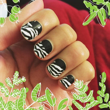 Photo of Sally Hansen® Salon Effects Real Nail Polish Strips uploaded by Sana A.