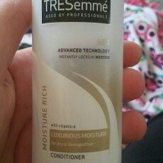 Photo of TRESemmé Moisture Rich Conditioner Luxurious Moisture uploaded by Amber S.