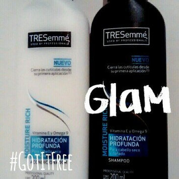 Photo of TRESemmé Smooth & Silky Conditioner uploaded by valen J.