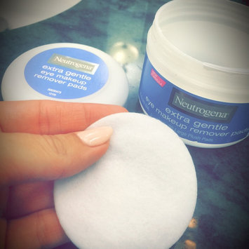 Photo of Neutrogena® Extra Gentle Eye Makeup Remover Pads uploaded by Cindy L.