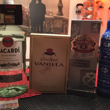 Photo of Crown Royal Canadian Whisky Maple Finished uploaded by Amos F.