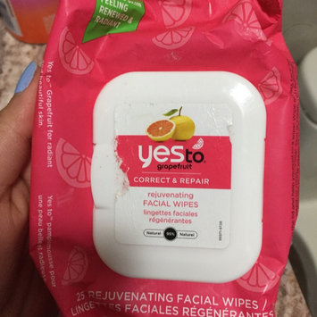 Photo of Yes To Grapefruit Facial Wipes Correct & Repair Towelettes uploaded by Rosivel D.