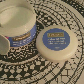 Photo of Neutrogena® Extra Gentle Eye Makeup Remover Pads uploaded by Maria S.