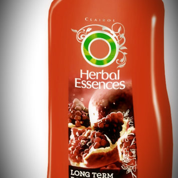 Photo of Herbal Essences Long Term Relationship Shampoo For Long Hair uploaded by Martha V.
