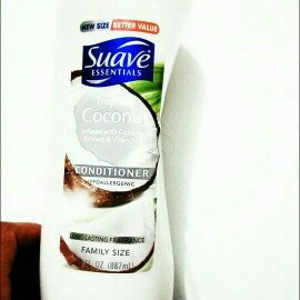 Photo of Suave® Essentials Tropical Coconut Conditioner uploaded by Miulbin G.
