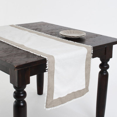 Saro Two-tone Knotted Border Ivory Table Runner