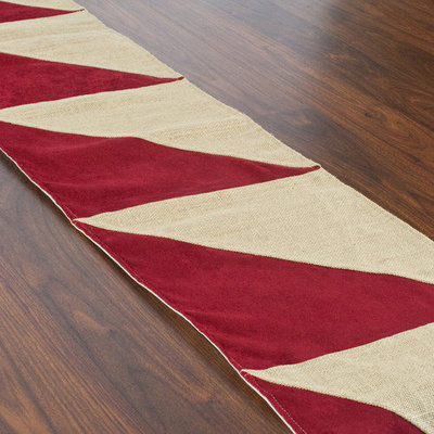 Chooty & Co. Crimson Triangle Pieced Runner (1' x 5'6)