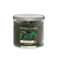 Yankee CandleA HousewarmerA Mistletoea ¢ Medium Lidded Candle Tumbler