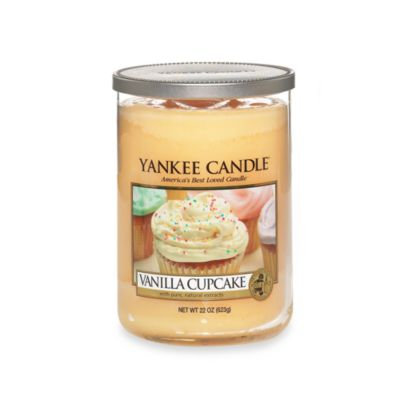 Yankee CandleA HousewarmerA Vanilla Cupcake Large Lidded Candle Tumbler