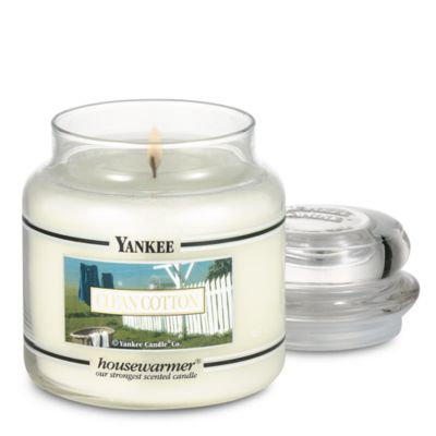 Yankee Candle Housewarmer Clean Cotton Medium Classic Candle Jar