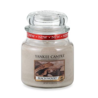 Yankee CandleA HousewarmerA Beach Wooda ¢ Medium Classic Candle Jar