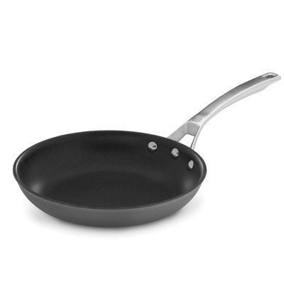 Calphalon Signature 10-in. Hard-Anodized Nonstick Aluminum Omelet Pan (Gray)