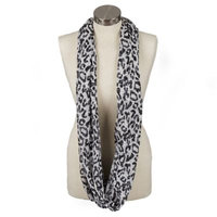 Itzy Ritzy Nursing Happens Infinity Breast Feeding Scarf (Cheetah)