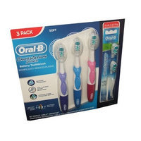 Oral-B CrossAction Battery-Powered Toothbrush, Pack of 3, Plus Two Extra Replacement Brush Heads (Colors may vary) - Soft