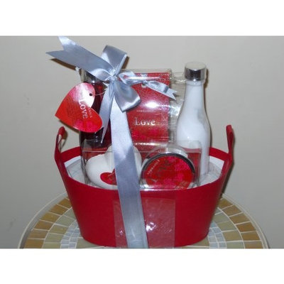 Landy International Aromanice Love Bath Set In Basket - 5 Piece