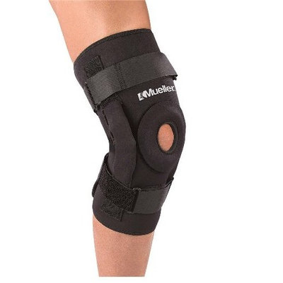 MUELLER Pro Level Hinged Knee Brace