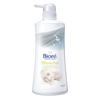Bioré Shower Cream Whitening Scrub with Vitamin E & Green Tea Extract