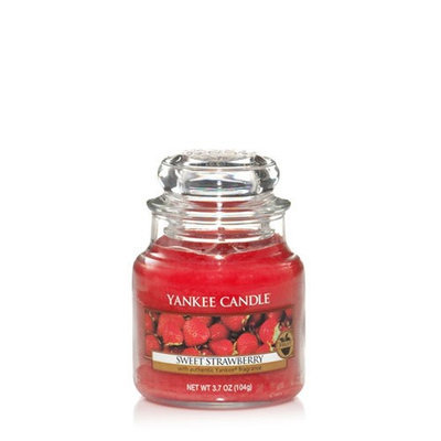 Yankee Candle Small sweet strawberry housewarmer candle