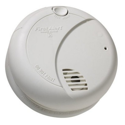 First Alert SA710CN Battery Operated Smoke Alarm with Photoelectric