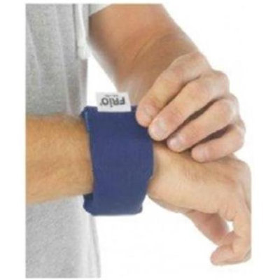 FRIO 1130WristGr Cooling Wrist Bands Pair Green