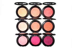 M.A.C Cosmetics Extra Dimension Skinfinish