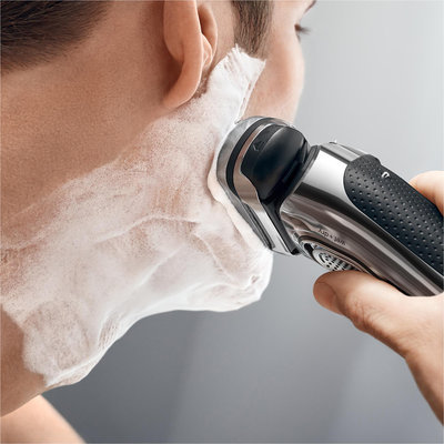 Series 9 Braun Series 9 9295cc Wet&Dry Electric Shaver with Clean&Charge System, premium chrome