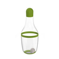 L ©ku © Salad Dressing Shaker in Green