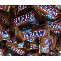 Snickers Fun Size Chocolate Caramel Candy Bars, Treat Size Bulk Pack (Pack of 2 Pounds)