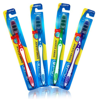 Oral-B Shiny Clean Soft 35 Ergonomic Z Shaped Bristles Manual Toothbrush (Pack of 4)