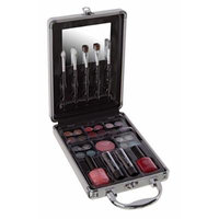 Technic Medium Train Case Makeup Set