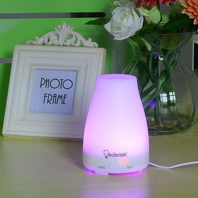 Qedertek 100ml Portable Ultrasonic Aromatherapy Essential Oil Diffuser Humidifier Mist Mode 7 Colors Light Changing (Changing automatically)