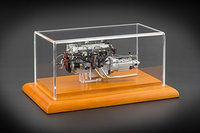 CMC 133 1961 Aston Martin DB4 GT Engine with Display Showcase 1-18 Diecast Model