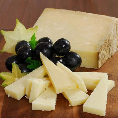 Fiscalini Cheddar - 8 oz (cut portion)
