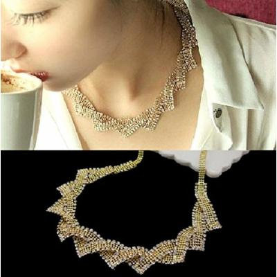 Generic High-end_aosphere_low-key_luxury_ European _and_ American _vintage_ crystal necklace pendant _over_drilling_a_ short _section_of_the_ clavicle chain _exaggerated_ accessories women girl _dinne