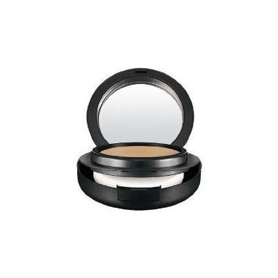 MAC Mineralize Foundation NW25 by CoCo-Shop