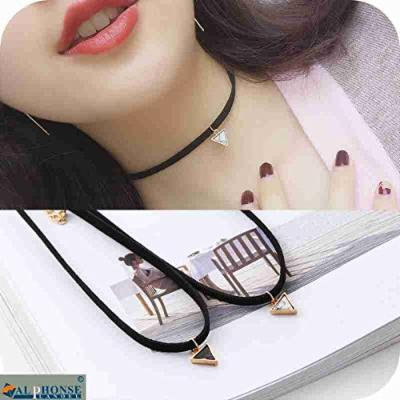 Generic Korean Natural _stones_falling_trend_ simple _triangle_ neckband collar short _paragraph_ clavicle chain necklace pendant decorative necklace pendant women