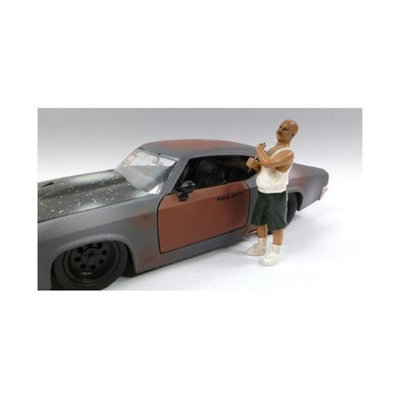 American Diorama 23816 Auto Thief Figure for 1-24 Diecast Models