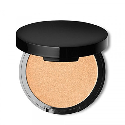 Glow with this Powder Highlighter in the deepest Shade 03 gives a natural radiance to the skin