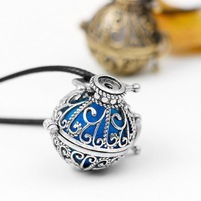Lava Stone Aromatherapy Essential Oil Diffuser Necklace 2 Garden Style Pendant Locket with a 24