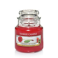 Yankee Candle: Cherries on Snow Scented Small Jar
