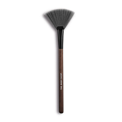 THE BODY SHOP® Fan Brush