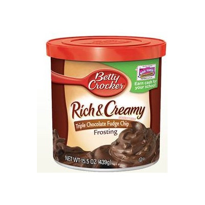 Betty Crocker™ Triple Chocolate Fudge Chip Rich & Creamy Frosting